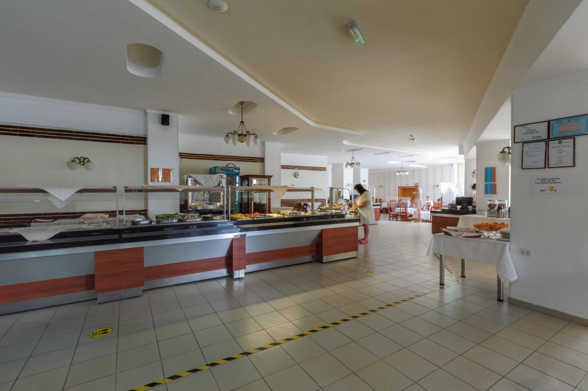 Hotel Amiral Mamaia Buitenkant foto