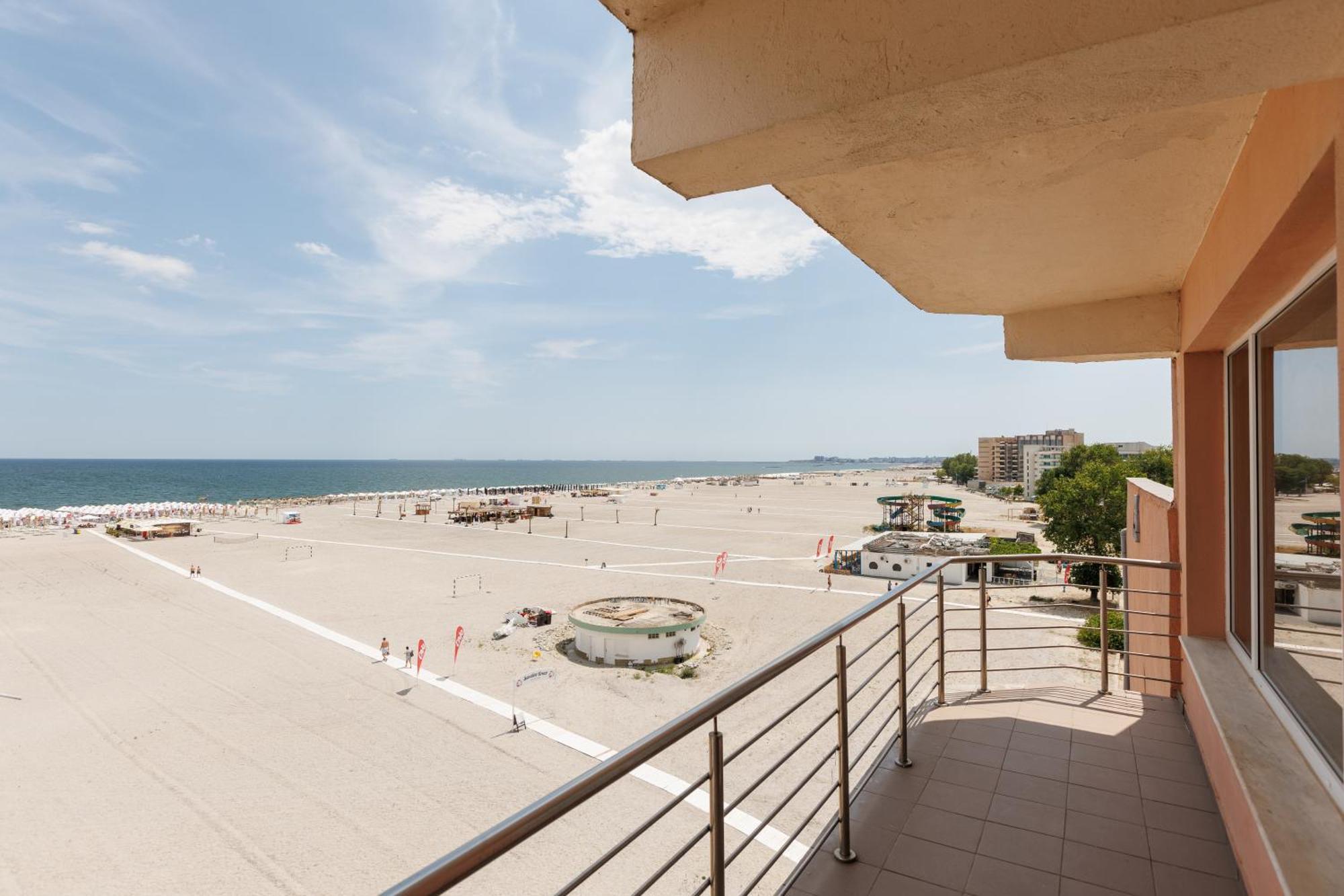 Hotel Amiral Mamaia Buitenkant foto