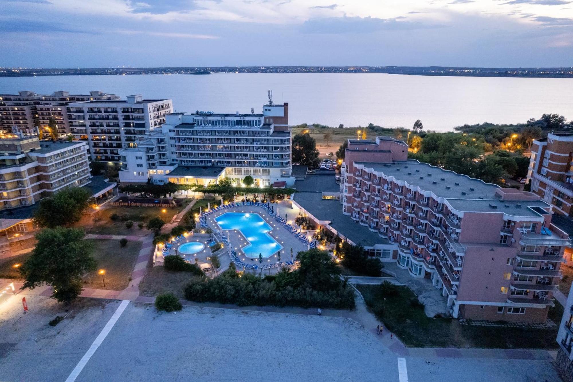 Hotel Amiral Mamaia Buitenkant foto