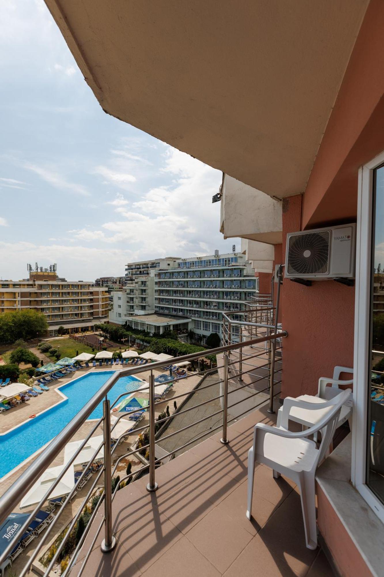 Hotel Amiral Mamaia Buitenkant foto