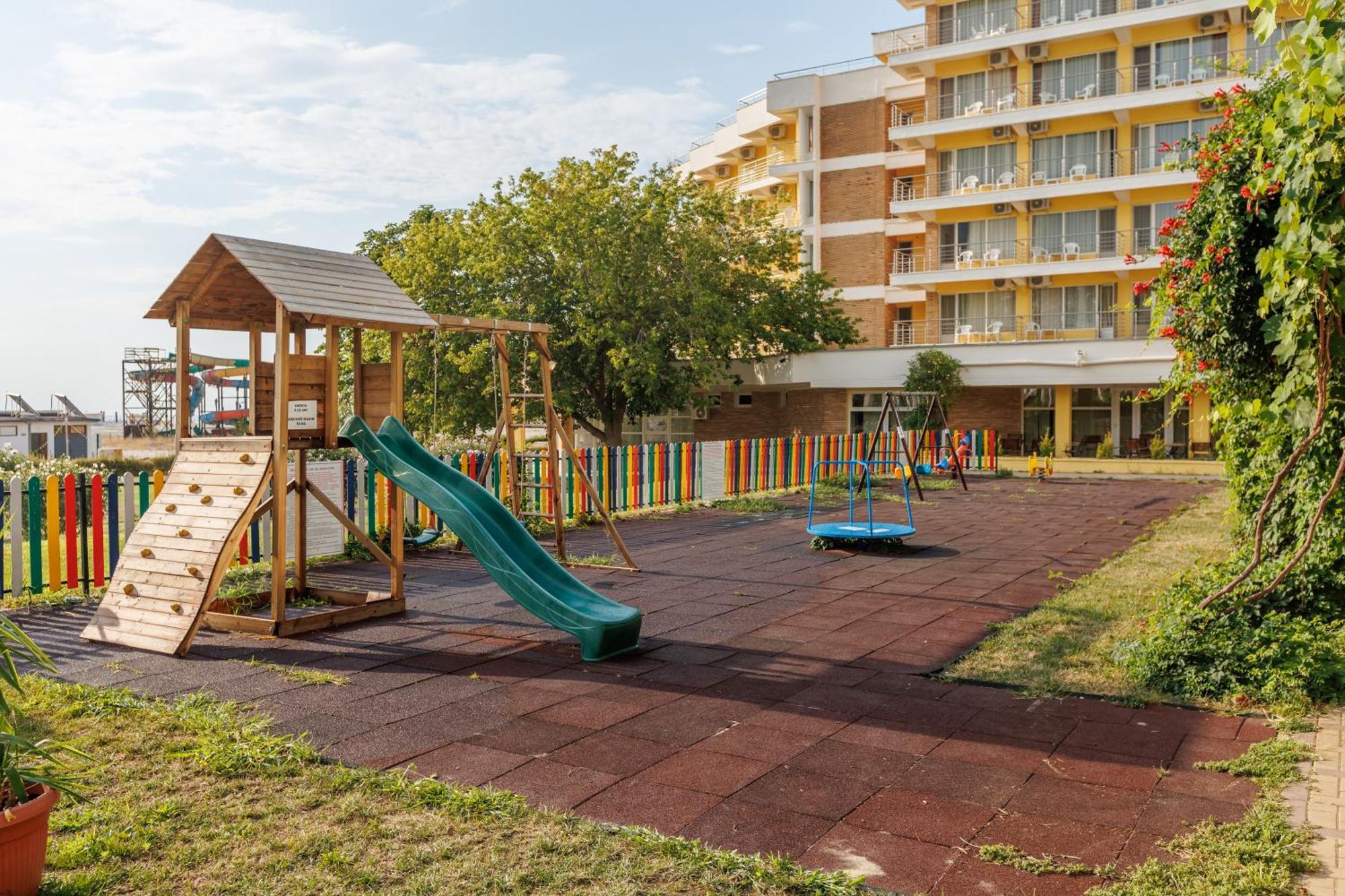 Hotel Amiral Mamaia Buitenkant foto