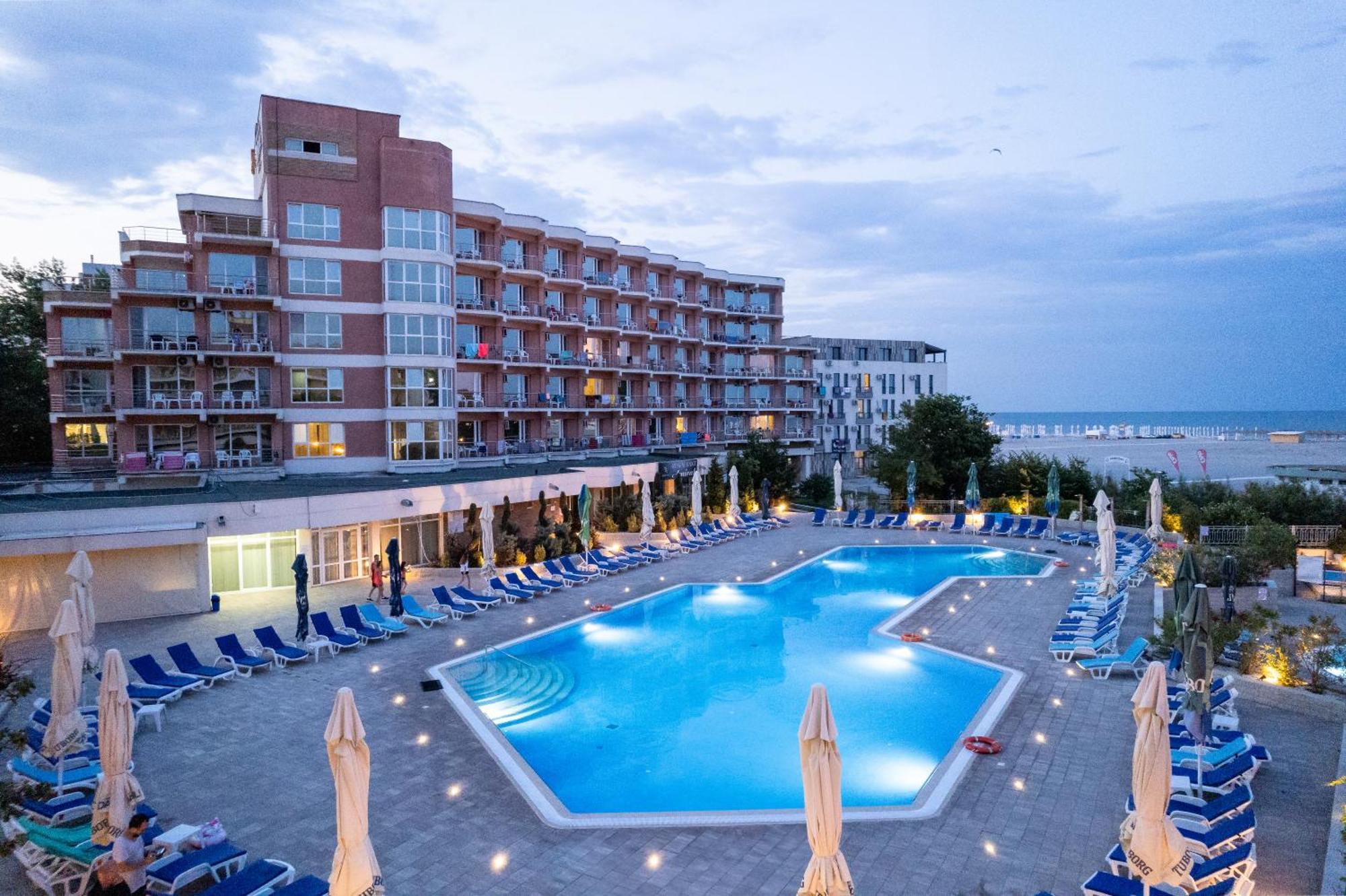 Hotel Amiral Mamaia Buitenkant foto